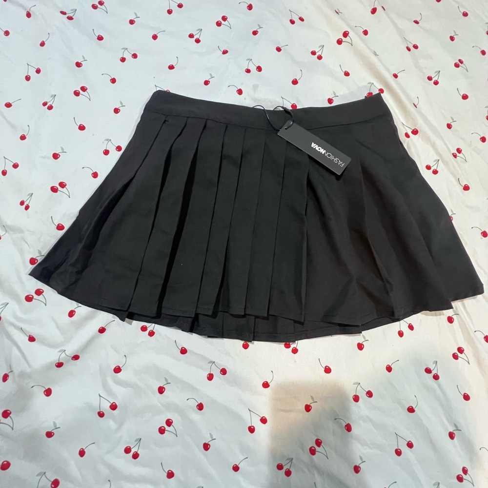 Fashion Nova Black Pleated Mini Skirt
